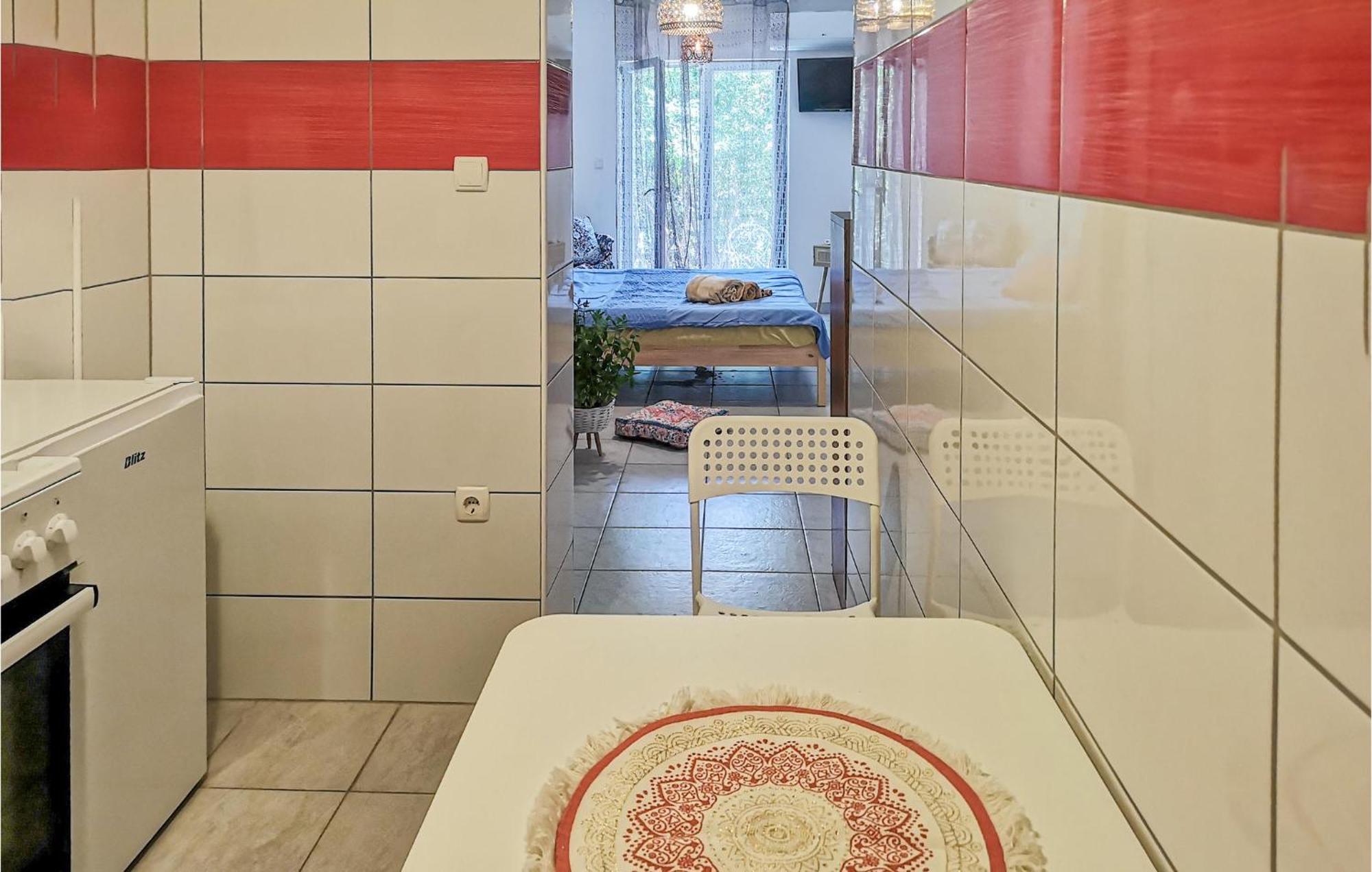 Pet Friendly Apartment In Novalja With Kitchen Exteriör bild